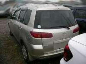 2002 Mazda Demio Photos
