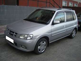2002 Mazda Demio Pictures