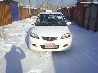 2002 Mazda Demio Pictures