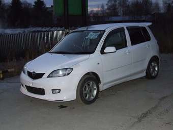 2002 Mazda Demio Pictures