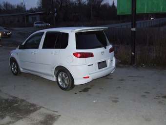 2002 Mazda Demio Photos
