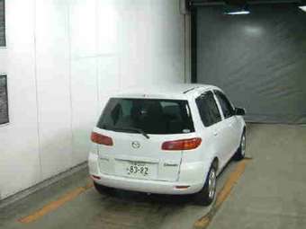 2002 Mazda Demio Images