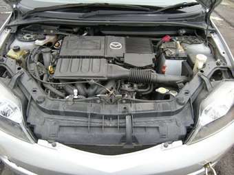 2002 Mazda Demio Photos