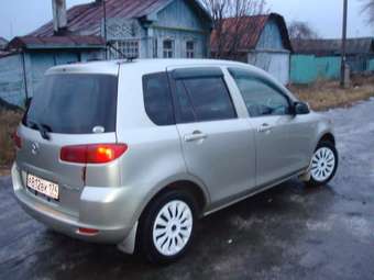 2002 Mazda Demio Pictures
