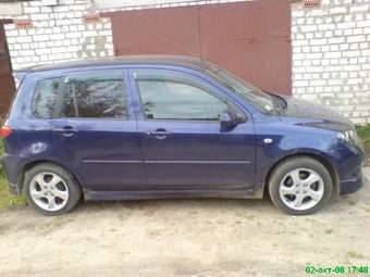 2002 Mazda Demio Images