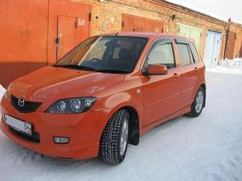 2002 Mazda Demio Pics