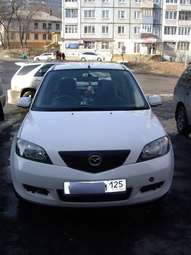 2002 Mazda Demio Pictures