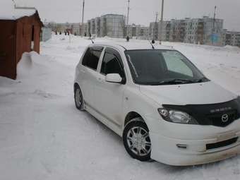 2002 Mazda Demio Wallpapers