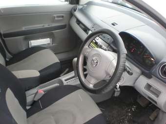 2002 Mazda Demio Pictures