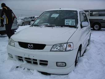 2002 Mazda Demio Photos