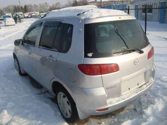 2002 Mazda Demio Images