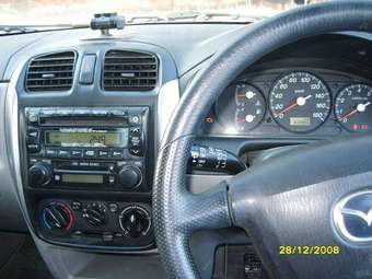 2002 Mazda Demio Pictures