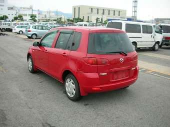 2002 Mazda Demio Photos