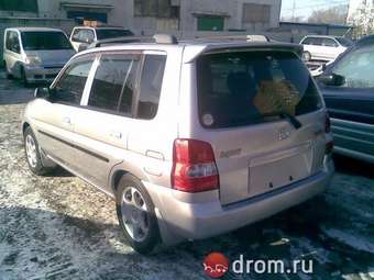 2002 Mazda Demio Photos