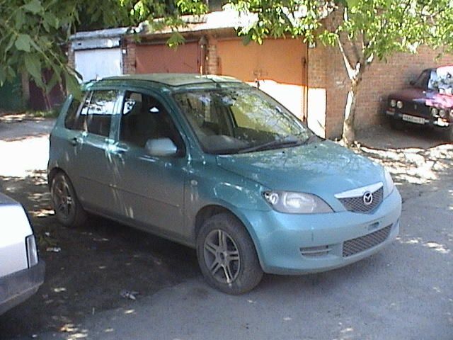 2002 Mazda Demio