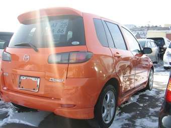 2002 Mazda Demio Photos