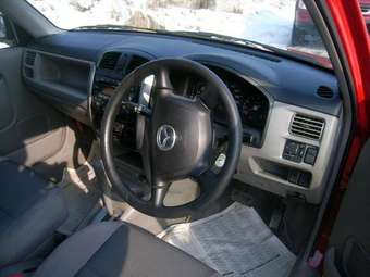 2002 Mazda Demio Photos