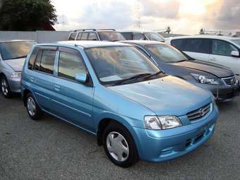 2002 Mazda Demio Photos