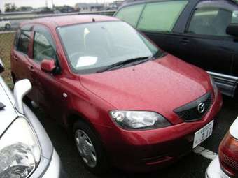 2002 Mazda Demio Pictures