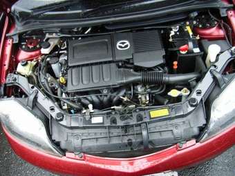 2002 Mazda Demio Pictures