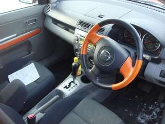 2002 Mazda Demio Images