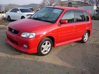 2002 Mazda Demio Photos