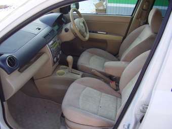 2002 Mazda Demio Pictures