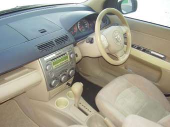 2002 Mazda Demio Photos