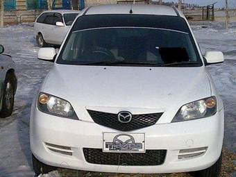 2002 Mazda Demio Pics