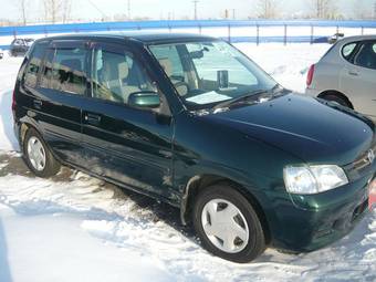 2002 Mazda Demio Pictures