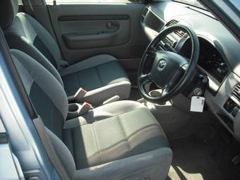 2002 Mazda Demio Photos