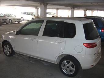 2002 Mazda Demio Pictures