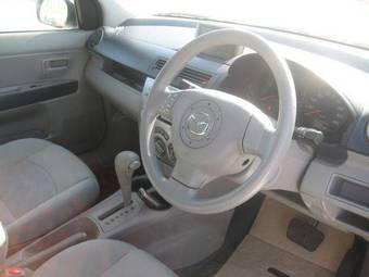 2002 Mazda Demio Images