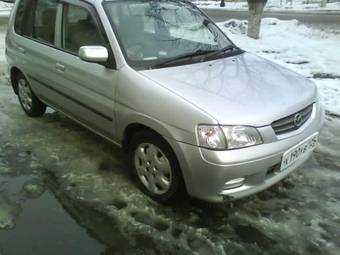 2002 Mazda Demio Photos