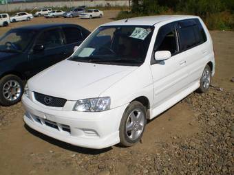 2002 Mazda Demio Pictures