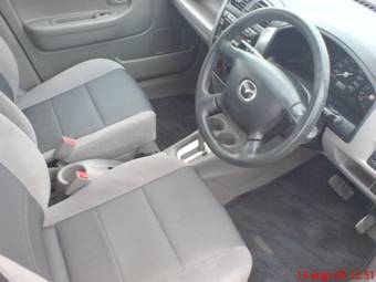 2002 Mazda Demio Photos