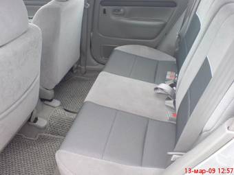 2002 Mazda Demio Images