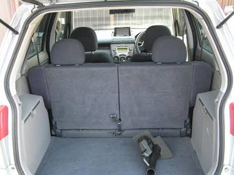 2002 Mazda Demio Photos