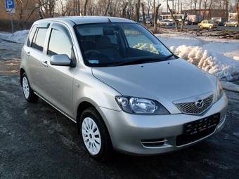 2002 Mazda Demio Pictures