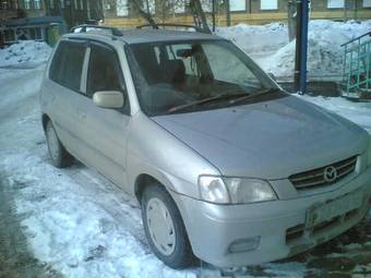2002 Mazda Demio Photos
