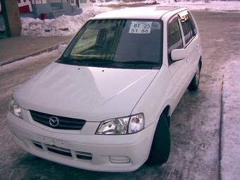 2002 Mazda Demio Photos