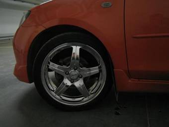 2002 Mazda Demio Photos