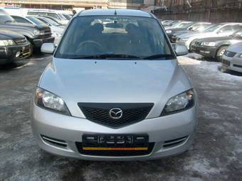 2002 Mazda Demio Photos