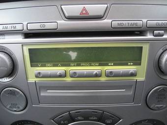 2002 Mazda Demio Pictures