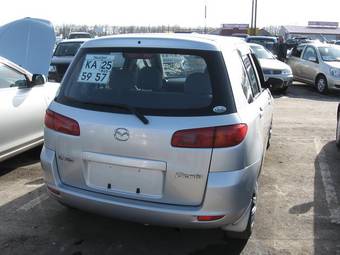 2002 Mazda Demio Photos