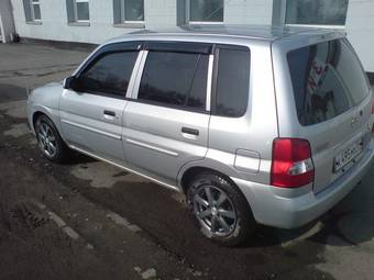 2002 Mazda Demio Photos