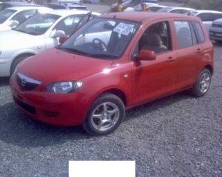 2002 Mazda Demio Photos