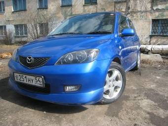 2002 Mazda Demio Pics