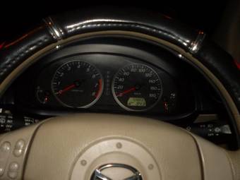 2002 Mazda Demio Photos