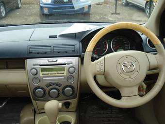 2002 Mazda Demio Wallpapers